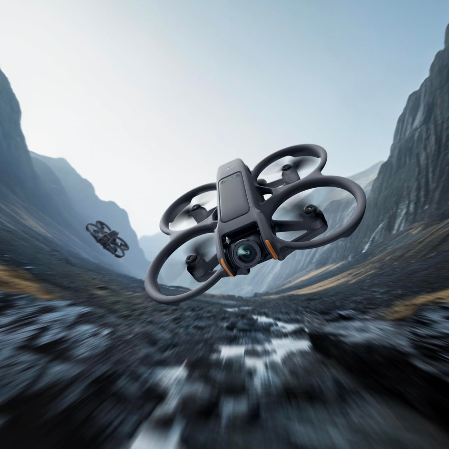 DJI Avata 2 (Drone seul),Drone FPV avec Caméra 4K, Vol Immersif,Protection d’hélice intégrée,Flip-Tonneau facile, FOV ultra-large 155degré, Compatible avec RC Motion 3,Drone Caméra pour Contenu en POV