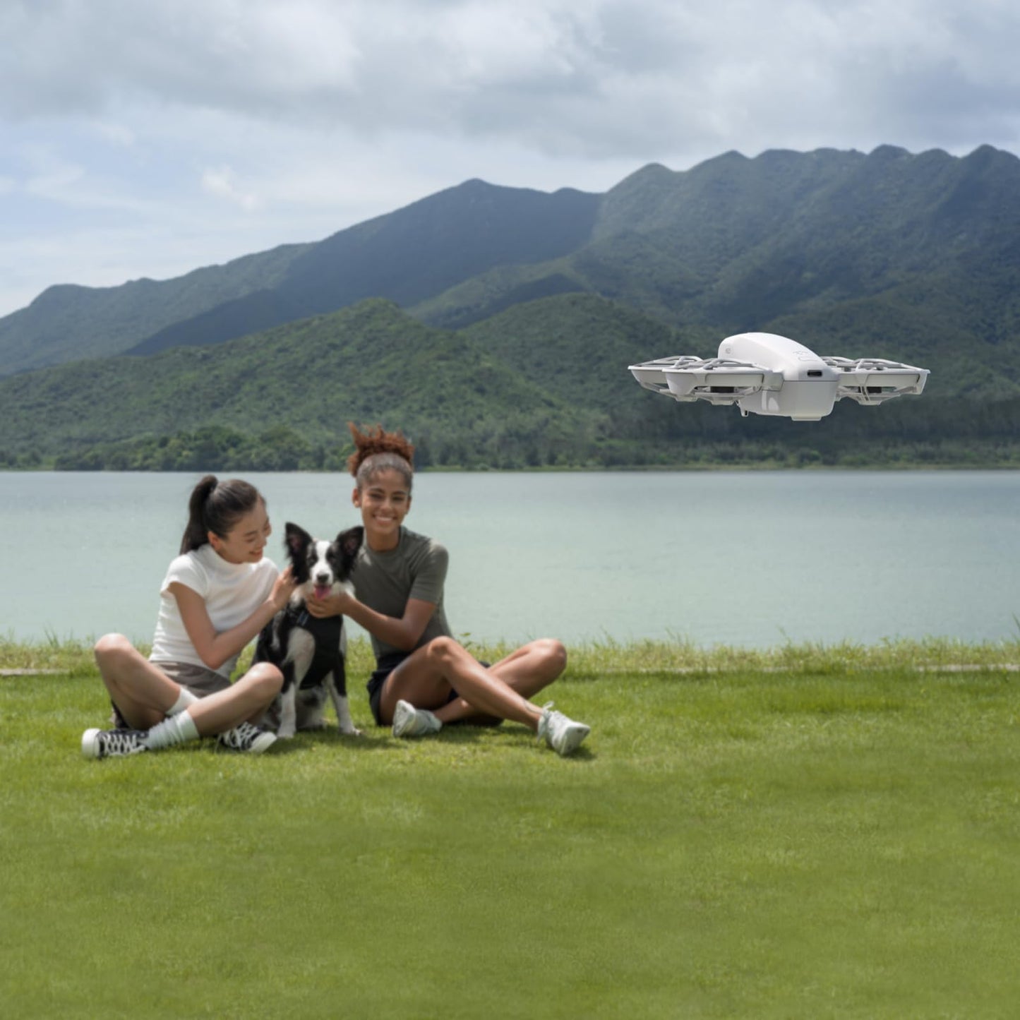 Bundle Trois Batteries DJI Neo, Mini Drone avec Caméra 4K UHD pour Adultes, Drone Suiveur qui Vole Seul de 135 g, Décollage du Creux de la Main, Suivi de Sujet, QuickShots, (sans Contrôleur)